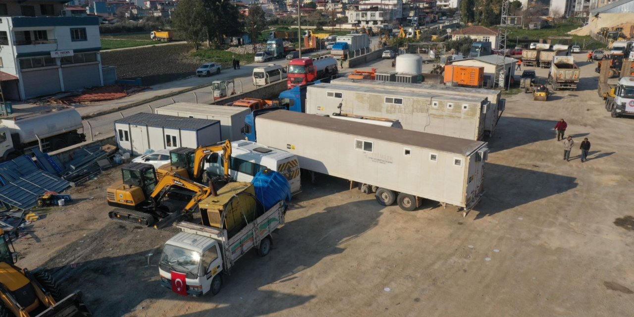 Konya Büyükşehir Belediyesi, Hatay’da araçların koordinasyonunu sağlıyor