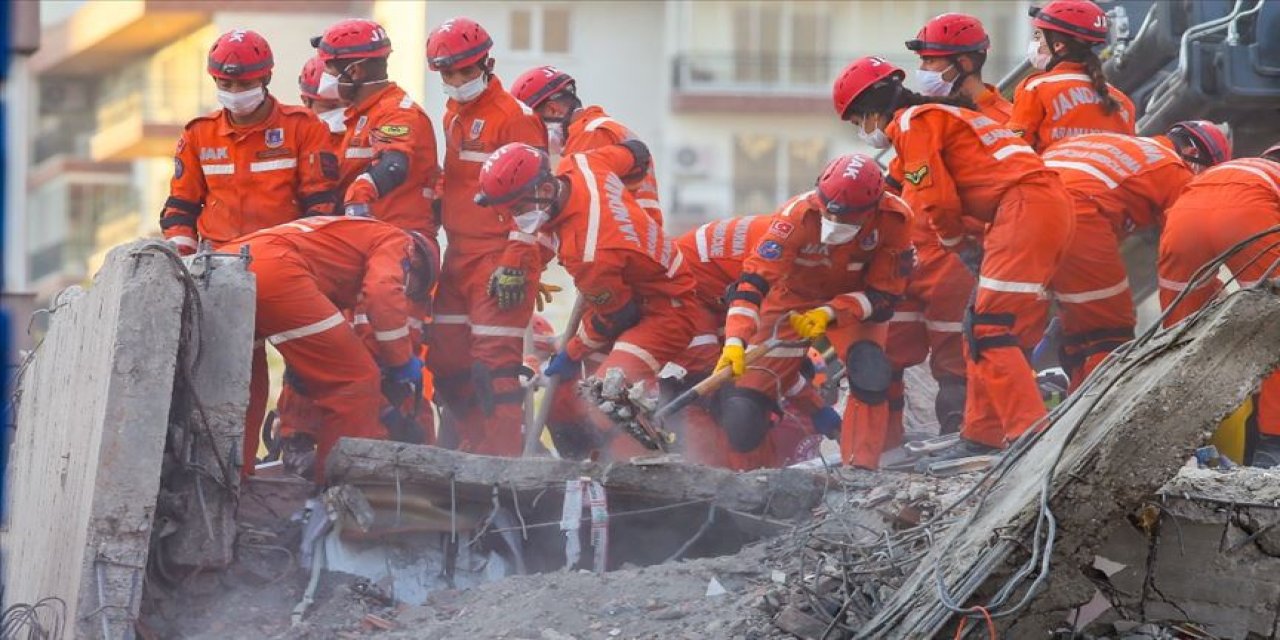 Son Dakika: Hatay'da 158 saat sonra bir kişi enkazdan sağ kurtarıldı