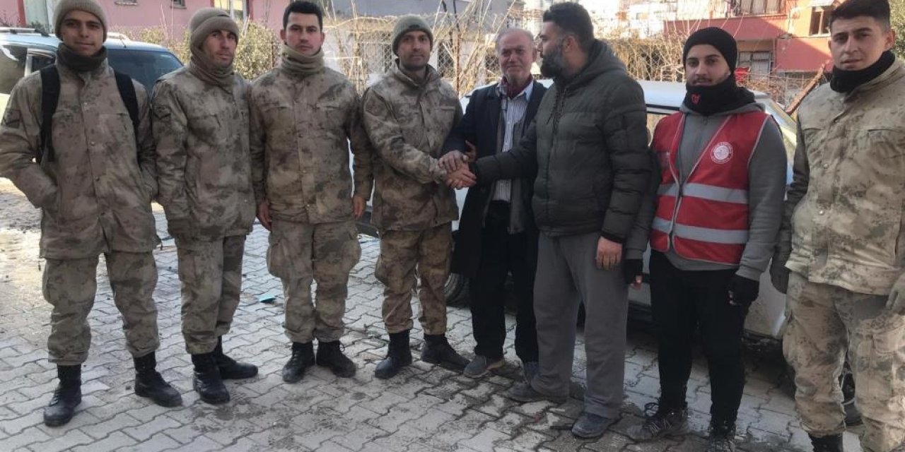 Deprem bölgesinde 3 gündür kayıptı, Konya’daki kızına mutlu haber geldi