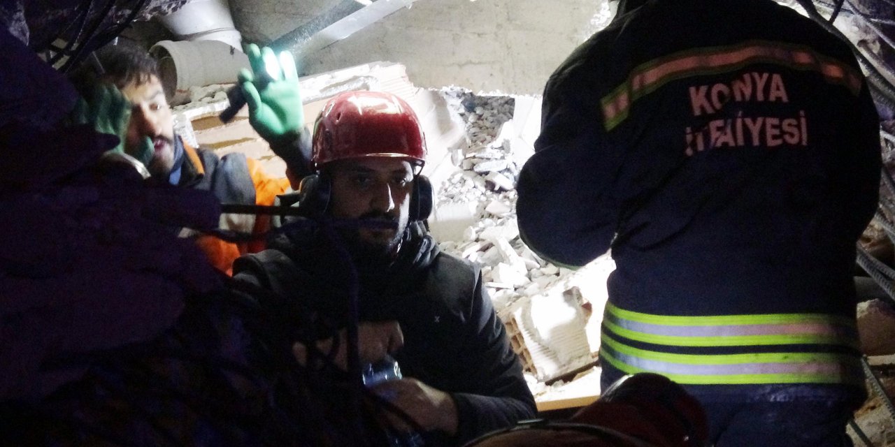 Enkazdan 167 kişiyi kurtaran Konya ekibi o anları anlattı: Tırnağını bir yere sürt!