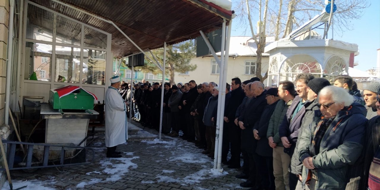 Depremde can veren fizyoterapist Fatih Selçuk Seydişehir’de defnedildi