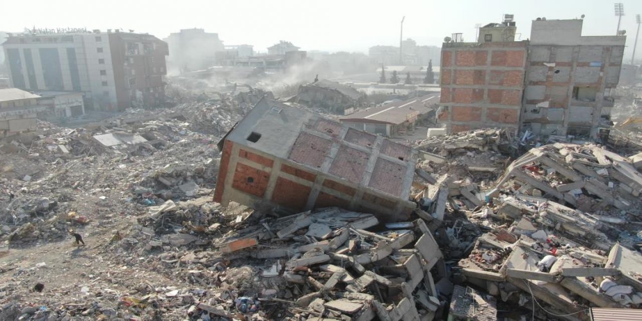 Depremlerde hayatını kaybedenlerin sayısı 50 bin 783'e yükseldi