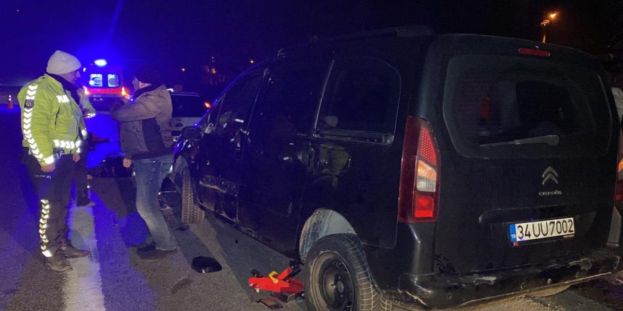 Lastik değiştirmek için çağırdığı 2 arkadaşı TIR'ın çarpması sonucu öldü