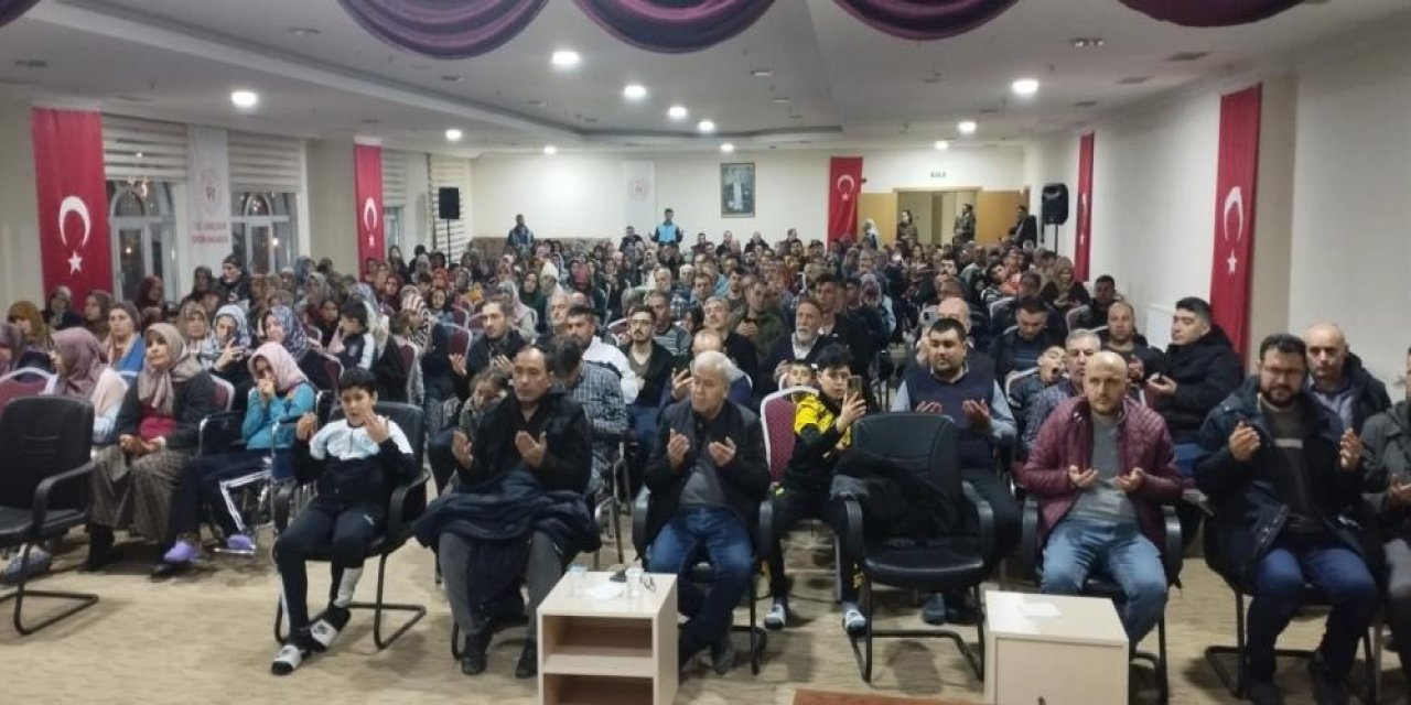 Konya’da depremzedelerin konakladığı KYK yurdunda kandil programı düzenlendi