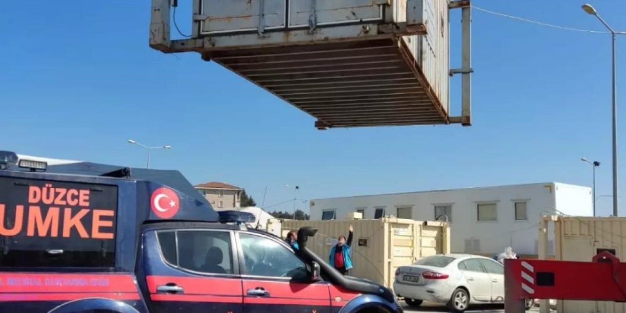 Hem sağlık hizmeti veriyorlar hem de yaşam alanı oluşturuyorlar