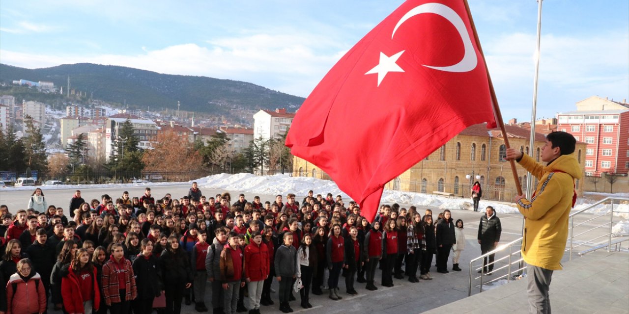 Depremin ardından ilk ders zili çaldı! 71 ilde öğrenciler ders başı yaptı