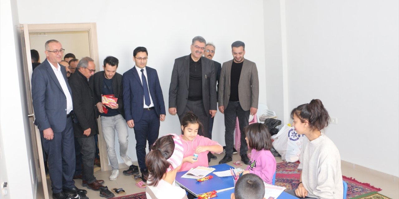 AK Parti Konya Milletvekili Orhan Erdem depremzedeleri ziyaret etti