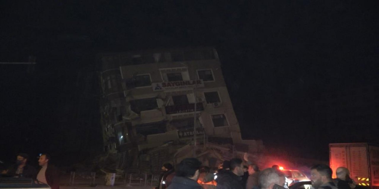 Hatay'da deprem sonrası ev yan yattı, facia ucuz atlatıldı
