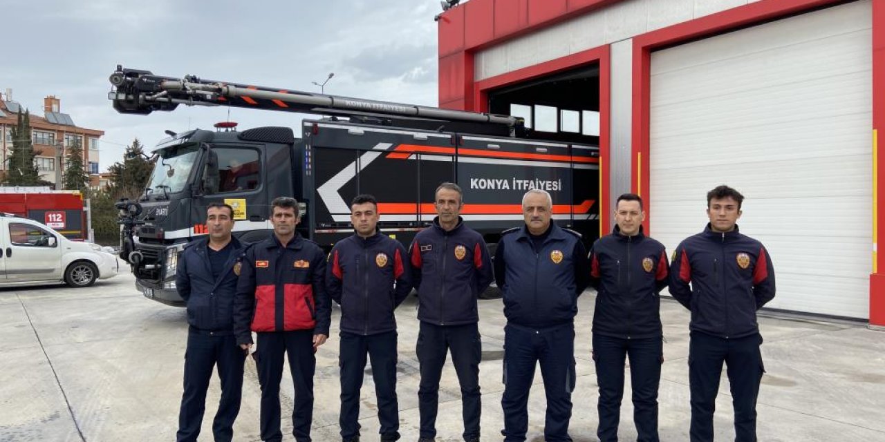 Enkazdan 168 kişiyi kurtaran Konyalı itfaiyeciler, yaşadıkları duygulu anları anlattı