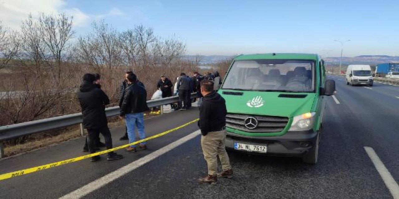 Trafikte seyir halindeki sürücü gördüğü manzara sonrası telefona sarıldı