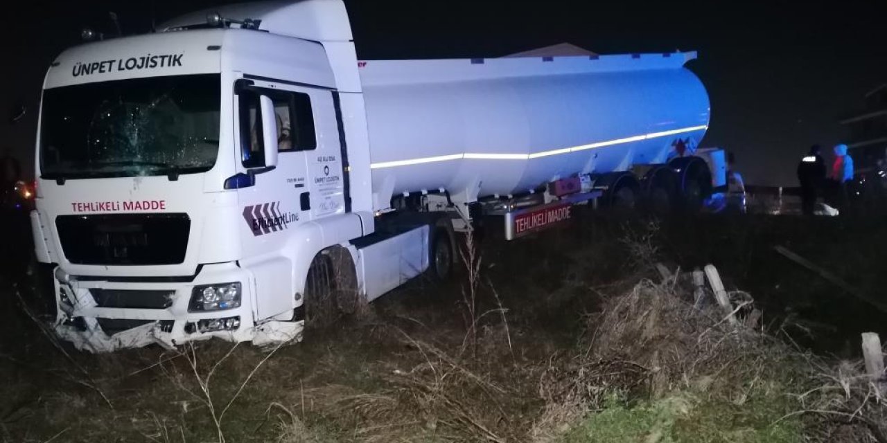 Konya plakalı tanker freni boşalınca önüne gelene çarptı