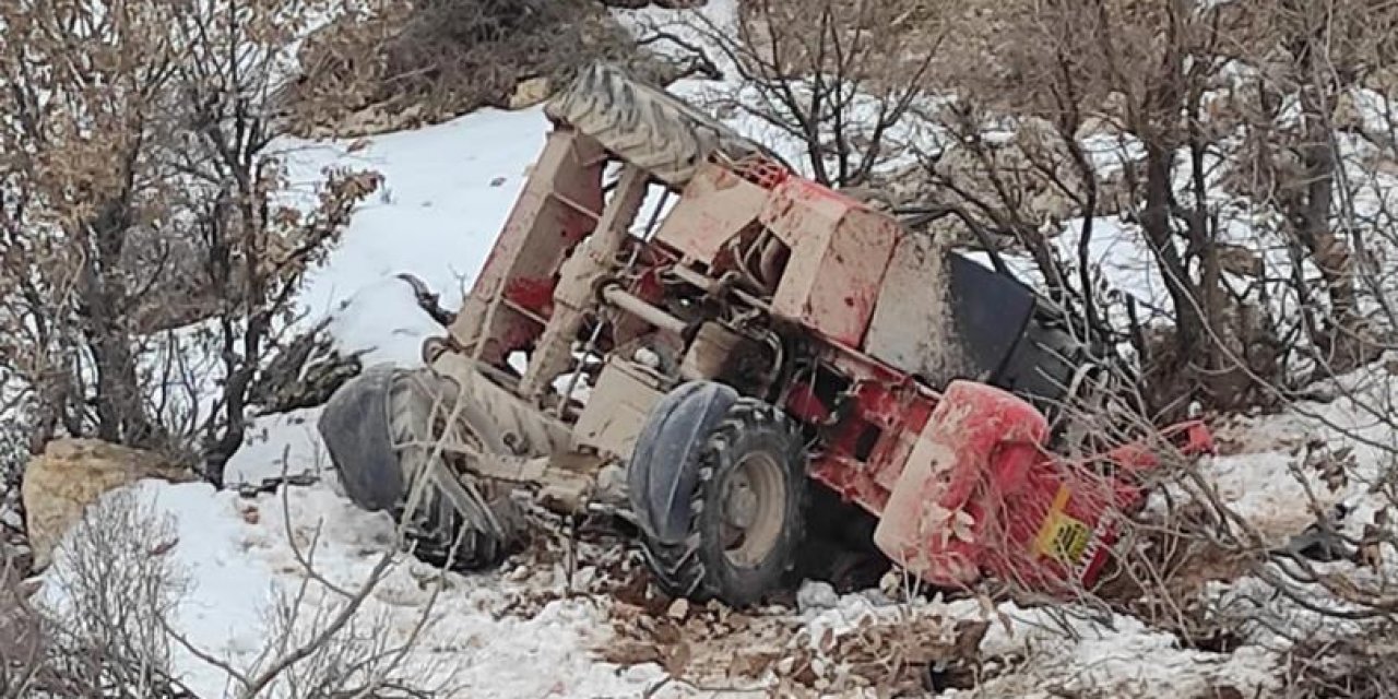 İş makinesi şarampole devrildi: 1 ölü