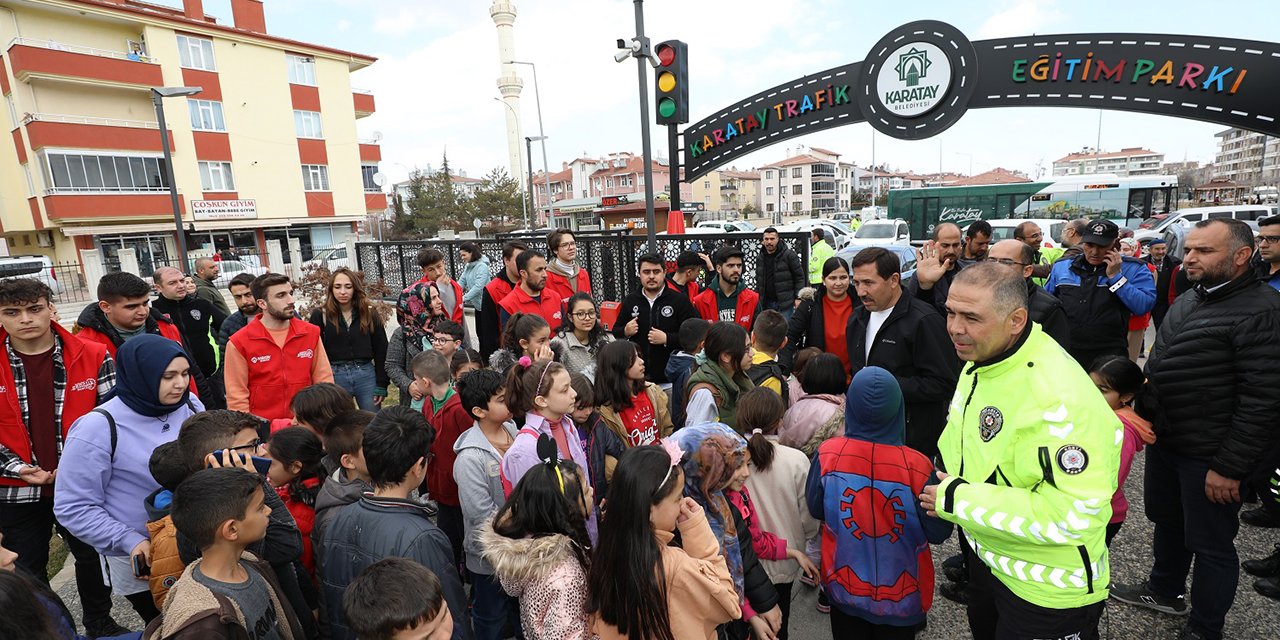 Deprem felaketini yaşayan çocuklar için Karatay'da özel etkinlik