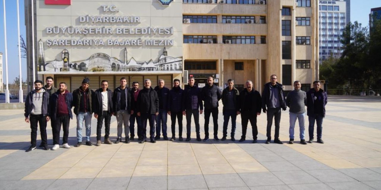 Diyarbakır'dan 22 kişilik ekip Hatay'a hareket etti