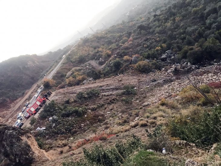 Uçuruma devrilen otomobilde yaralanan kadının çocuğu evde ölü bulundu