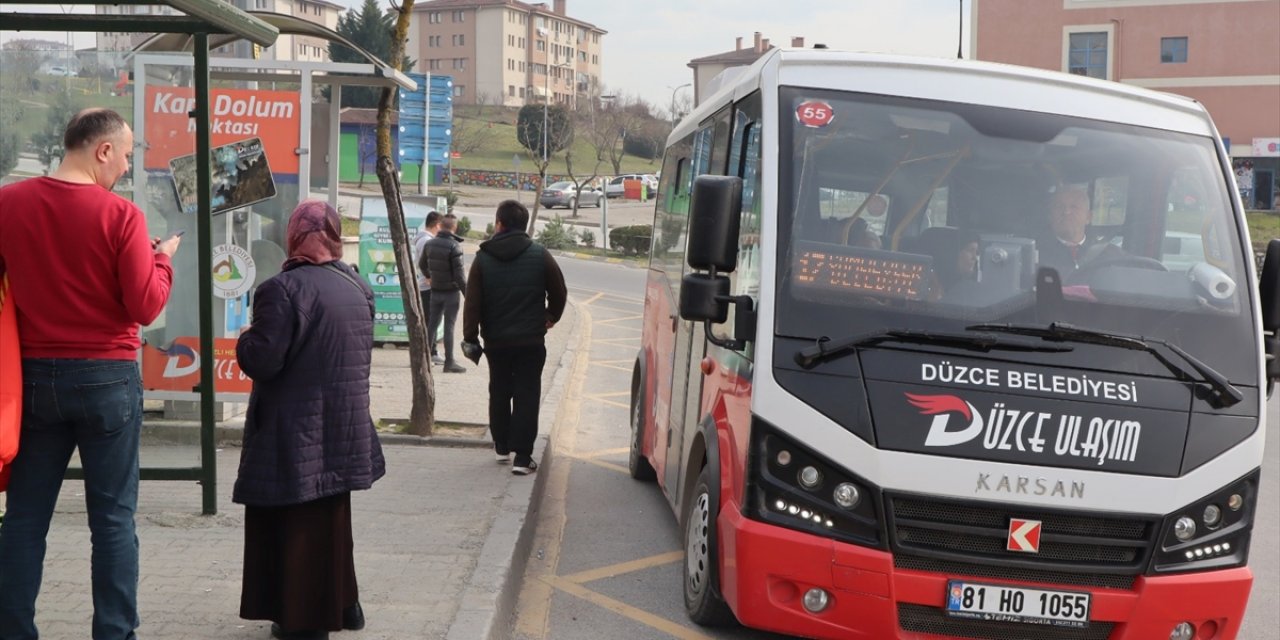 Düzce'ye gelen depremzedeler ulaşıma ücret ödemeyecek