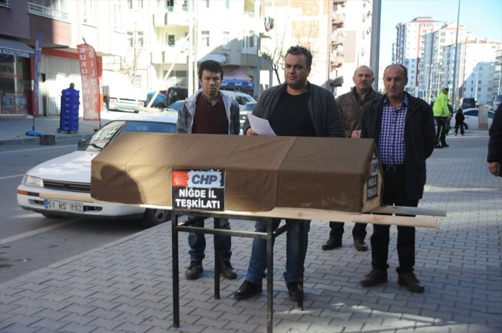 CHP il yönetimini tabutla protesto etti
