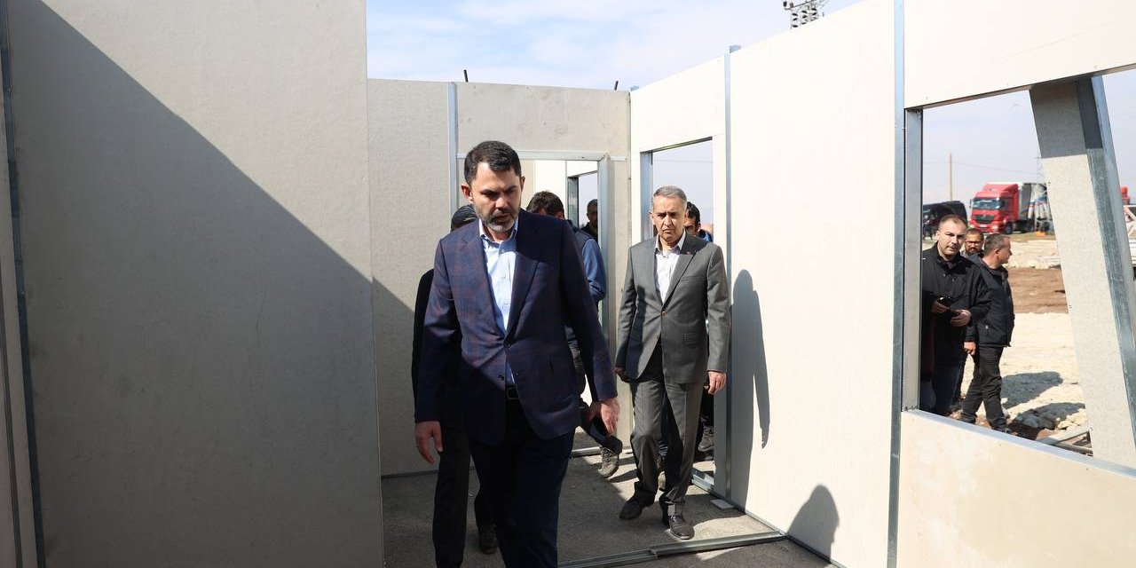 Bakan Kurum açıkladı: Adıyaman'a 3 bin prefabrik ev yapılıyor