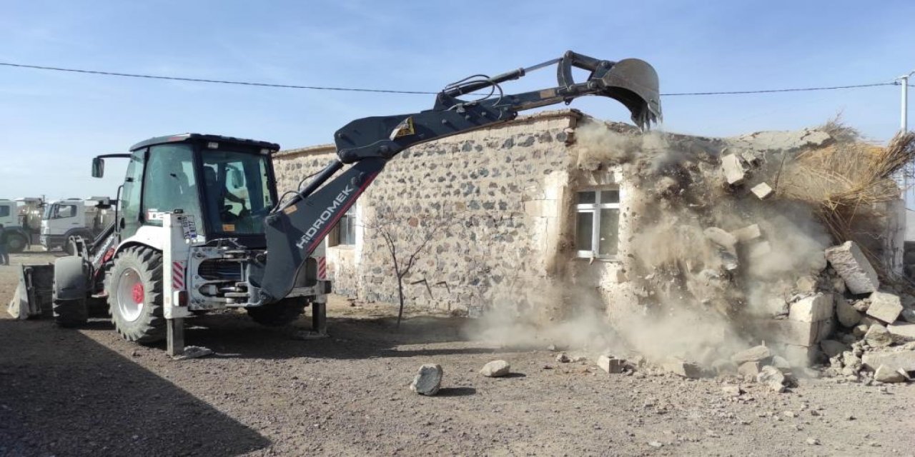 Konya Ereğli’de depremde hasar gören ev yıkılıp yeniden yapılacak