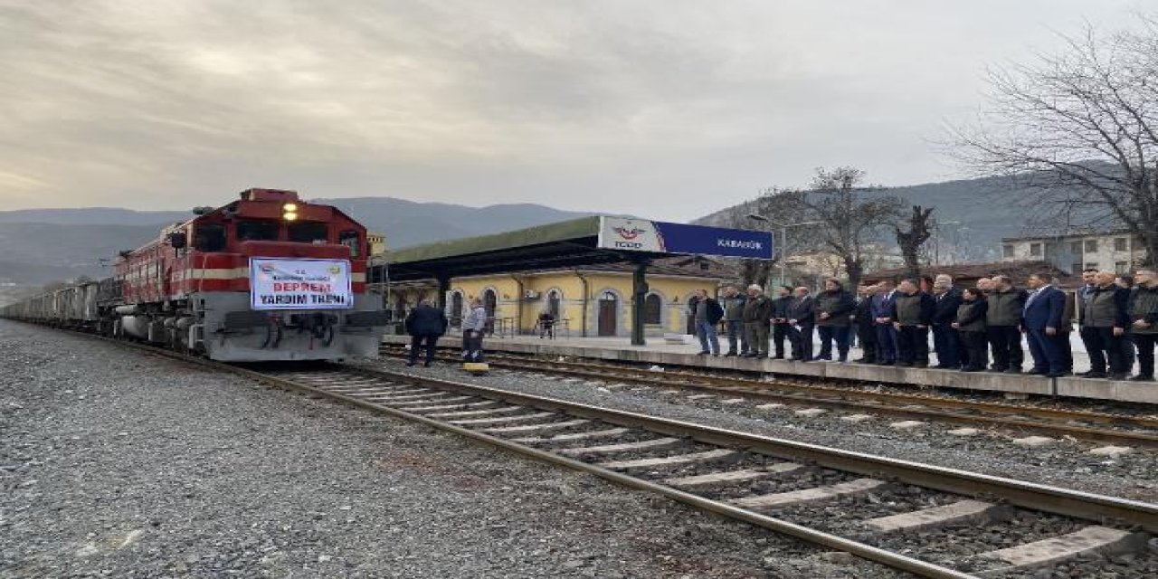 Karabük’ten deprem bölgesine 20 vagon odun gönderildi