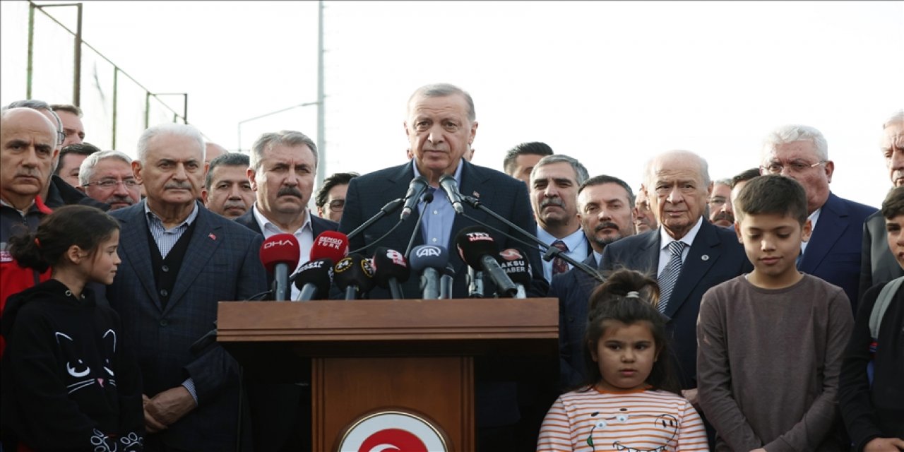 Cumhurbaşkanı Erdoğan: Depremzedelerimize 15 bin lira taşınma yardımını bugün itibarıyla ödemeye başlıyoruz