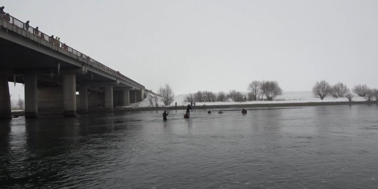 İntihar notu bıraktı, kahvehanede çay içerken bulundu