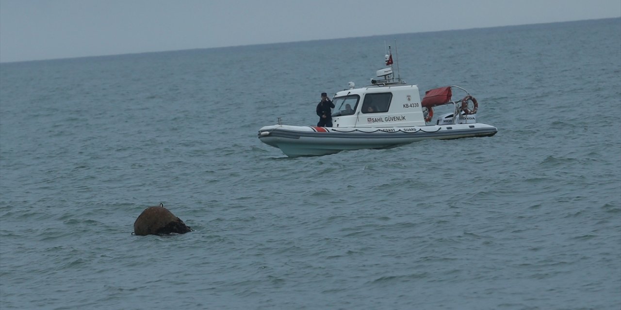 Denizde görülerek kıyıya çıkartılan cisim uzman ekiplerce incelenecek