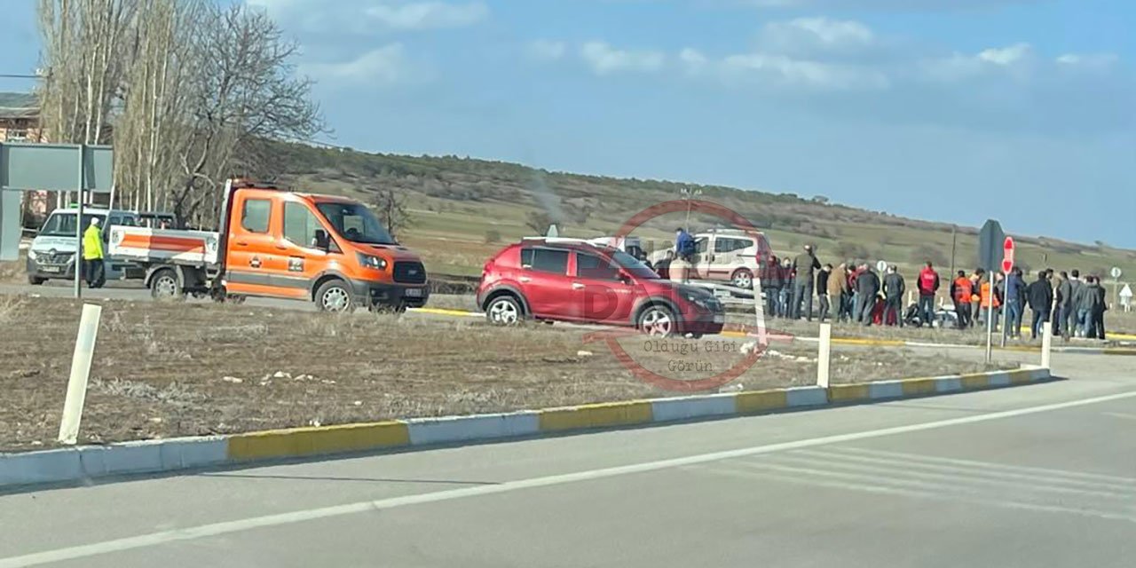 Konya’da motosiklet hafif ticari araçla çarpıştı, sürücü hayatını kaybetti