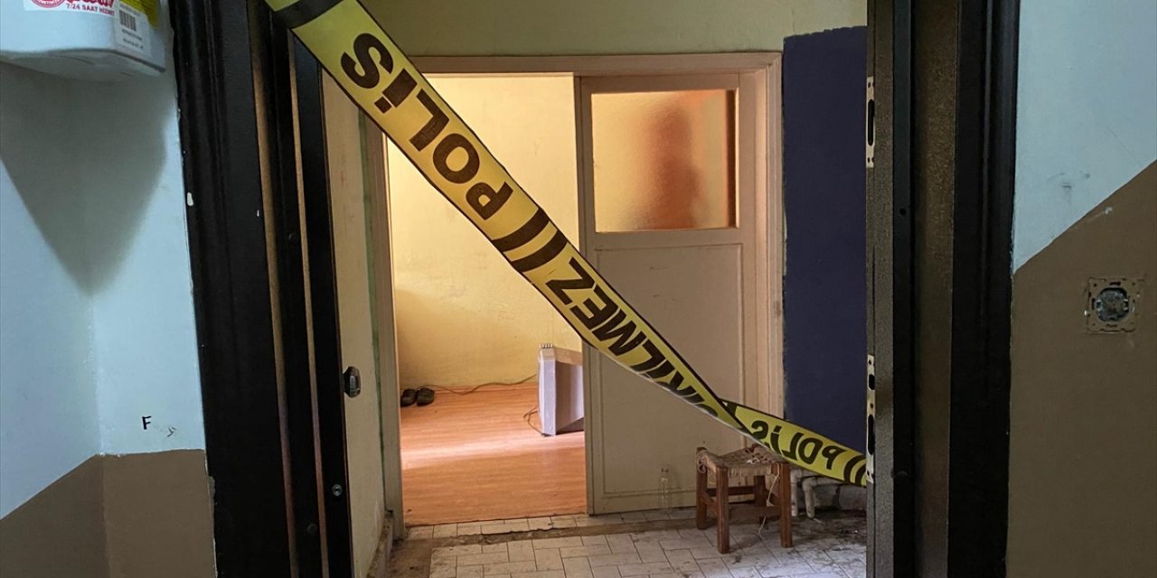 Bir kişi evinde ölü bulundu