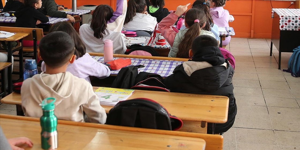 Depremlerden etkilenen üç ilde daha eğitim-öğretim 13 Mart'ta yeniden başlıyor