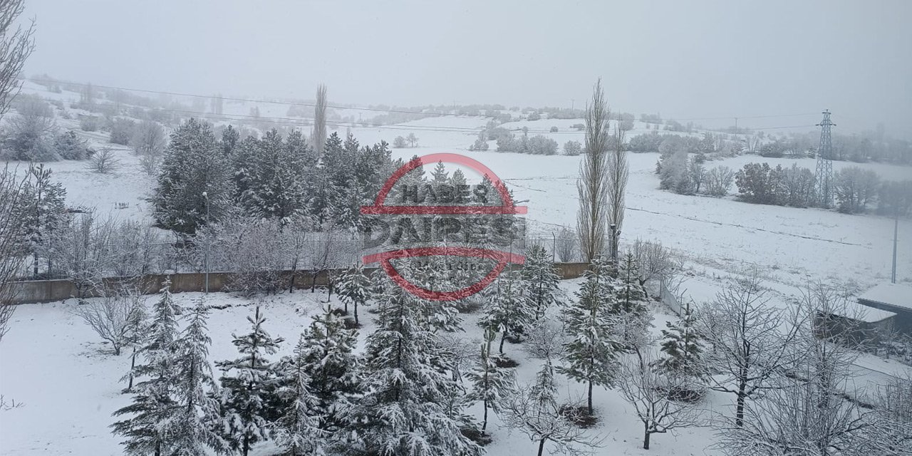Konya’da kar yağışı etkisini sürdürüyor! Bir ilçe daha beyaza büründü