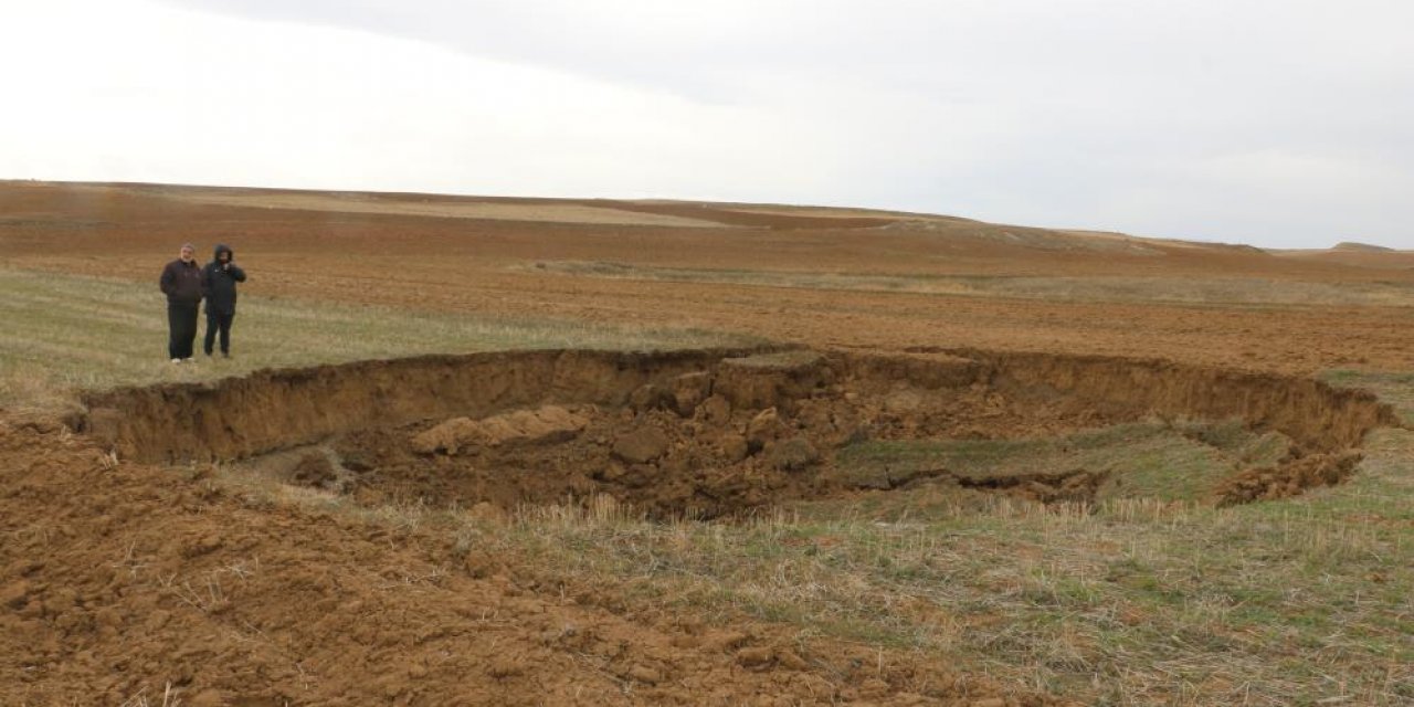 Yeni bir obruk daha oluştu! Çapı 15, derinliği 10 metre