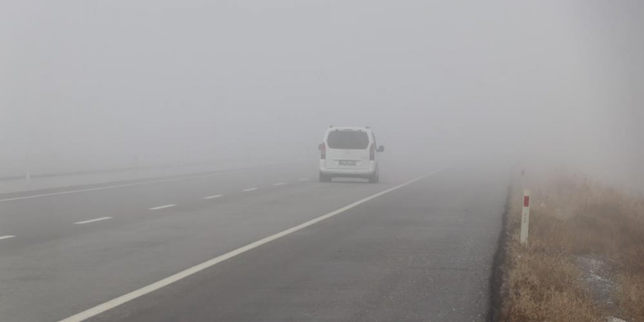 Konya’da bu yolu kullanacaklar dikkat! Görüş mesafesi 10 metreye kadar düştü