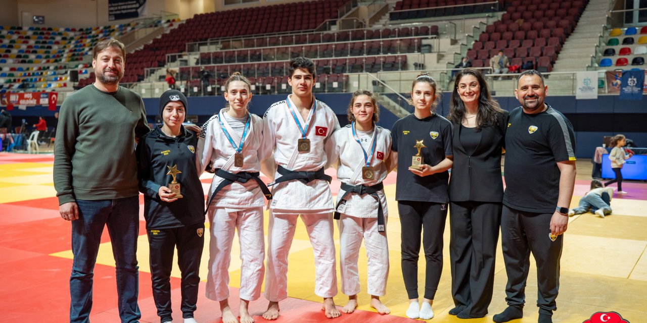 Büyükşehir Belediyesporlu judoculardan iki şampiyonluk
