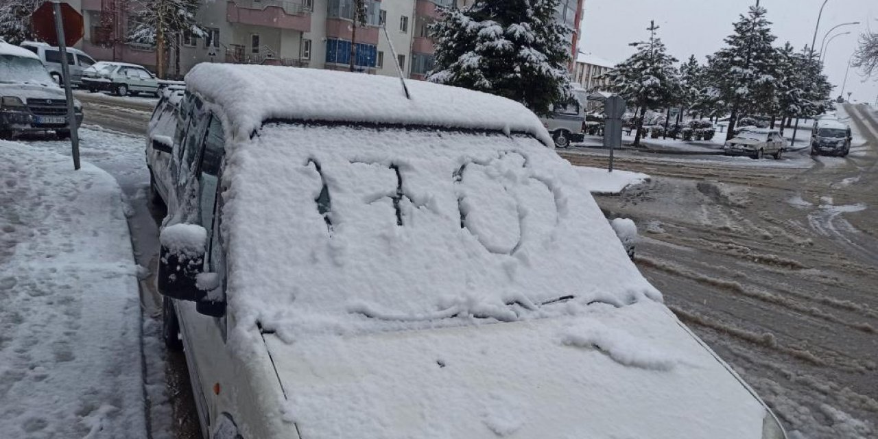 Konya’da bazı bölgelerde kar kalınlığı 15 santime çıktı