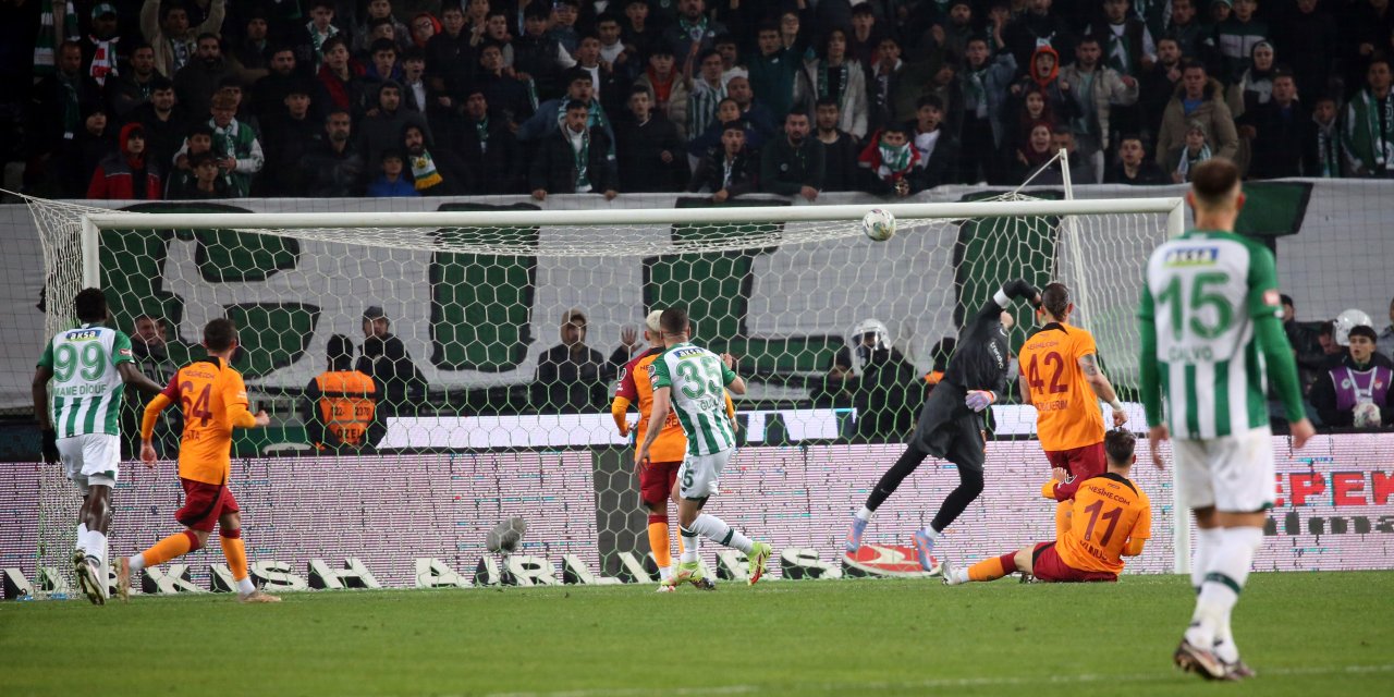 Konyasporlu oyuncular maçı değerlendirdi: Taraftarı hep böyle görmek istiyoruz