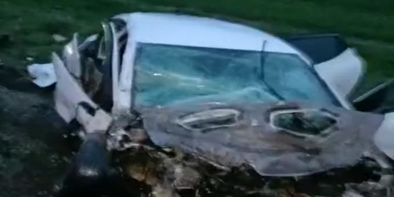 İki otomobil çarpıştı: 1 ölü