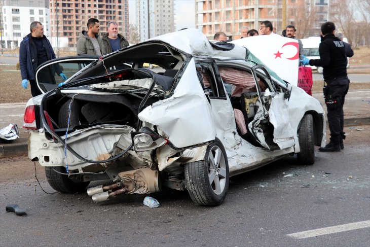 TBMM'de görevli polis memuru feci kazada öldü, nişanlısı yaralandı