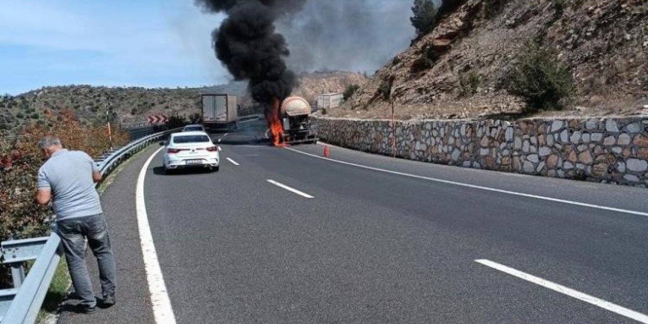 Karbondioksit taşıyan tanker alev alev yandı