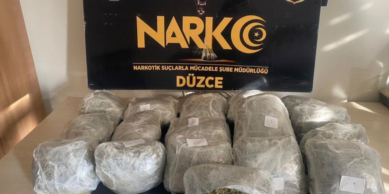 Uyuşturucu tacirlerine otoyolda suçüstü