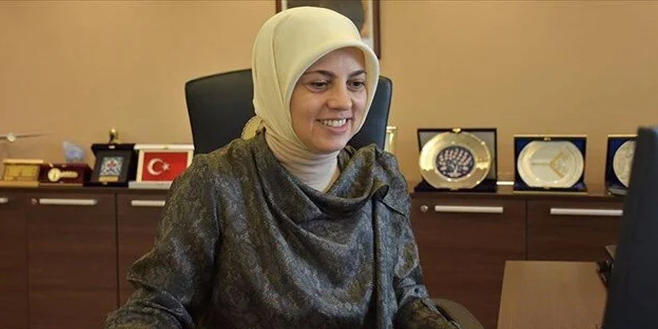 Merve Kavakcı görevden alındı