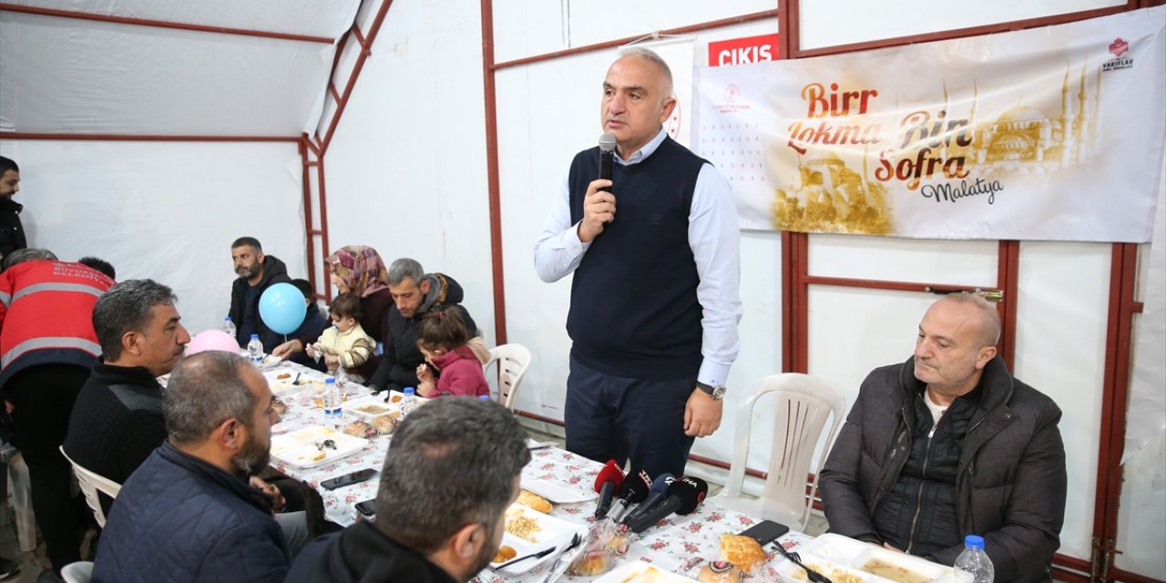 Bakan Ersoy, Malatya'da iftar programında konuştu