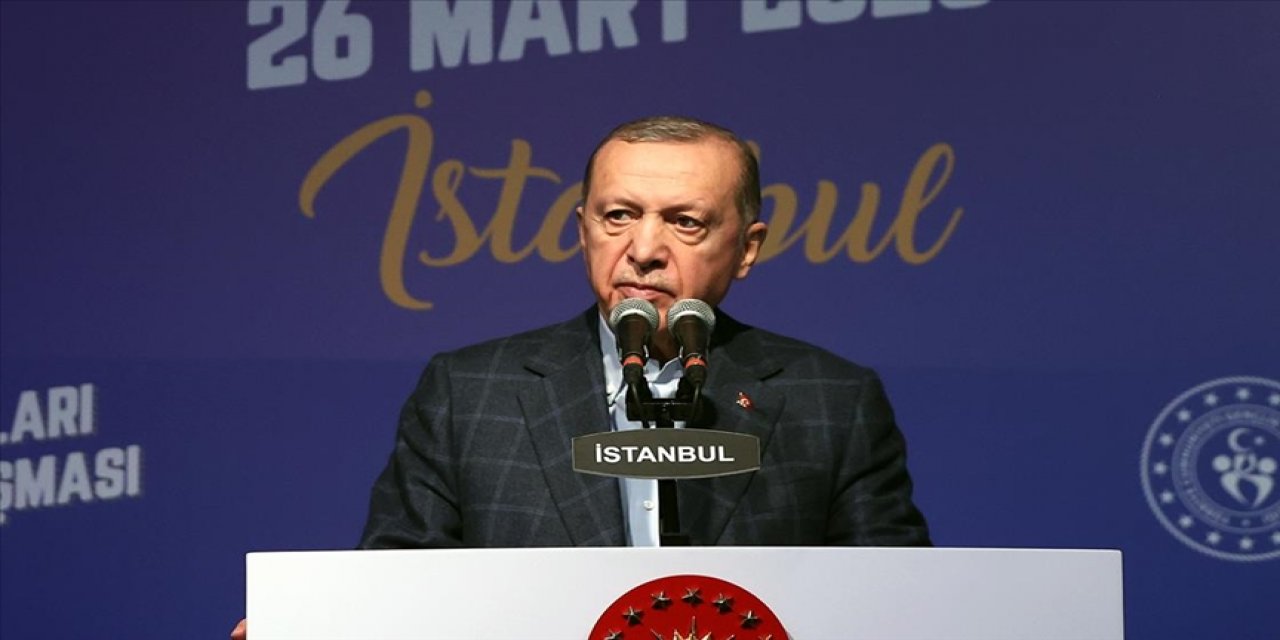 Cumhurbaşkanı Erdoğan: Amacımız 1 yıl içinde deprem bölgesini ayağa kaldırmak
