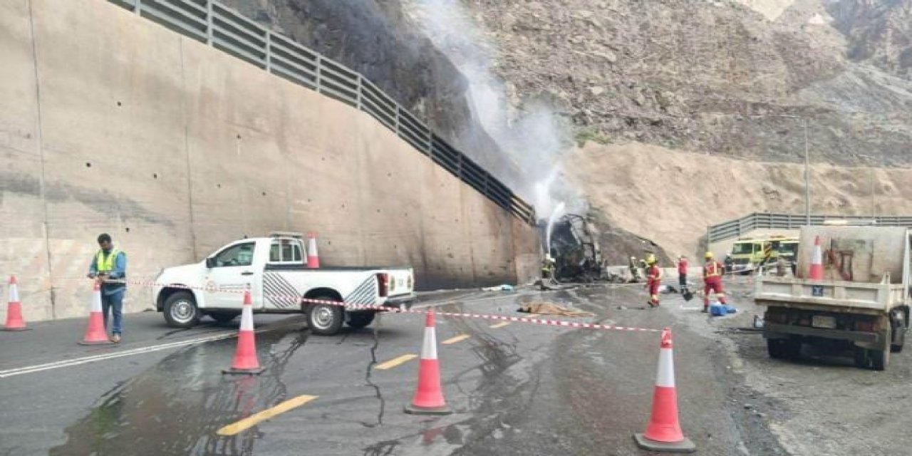 Suudi Arabistan’da umrecileri taşıyan otobüs yandı: 20 ölü, 29 yaralı