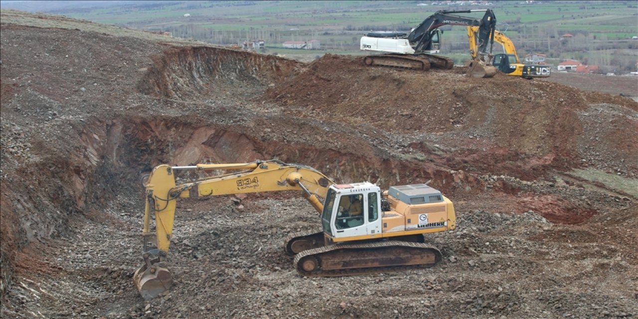 Deprem bölgesindeki 11 ilde 67 bin konutun yapım süreci başladı