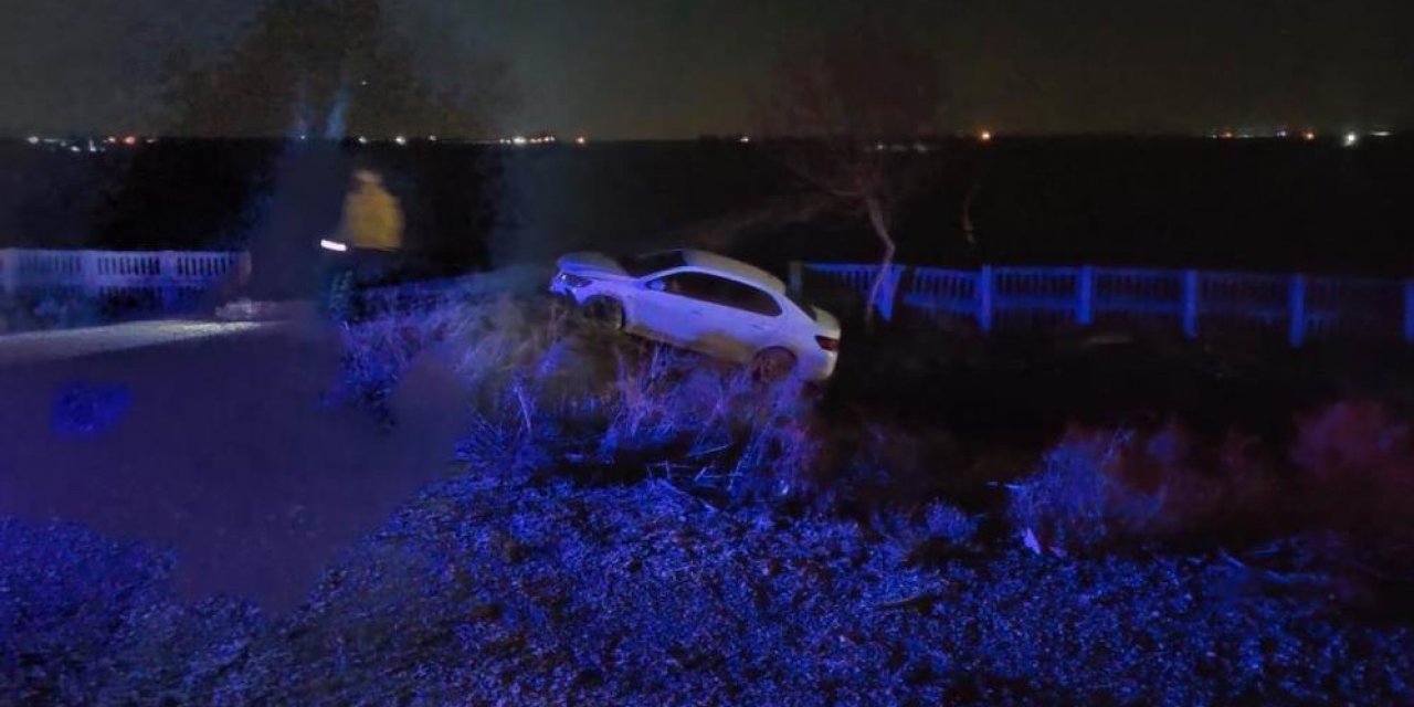 Konya’da kontrolden çıkan otomobil şarampole devrildi: 2 yaralı