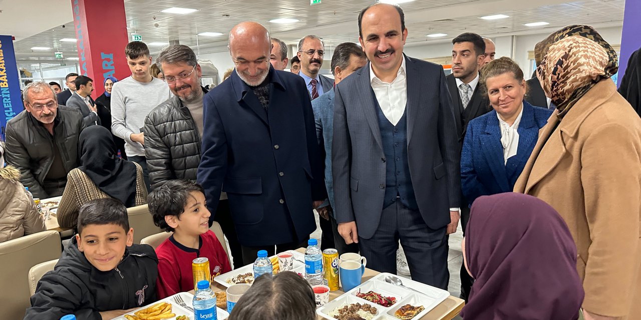 Başkan Altay, Konya’da misafir edilen afetzedelerle iftar yaptı