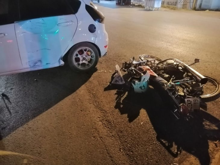 Konya’da otomobille çarpışan motosiklet sürücüsü yaralandı