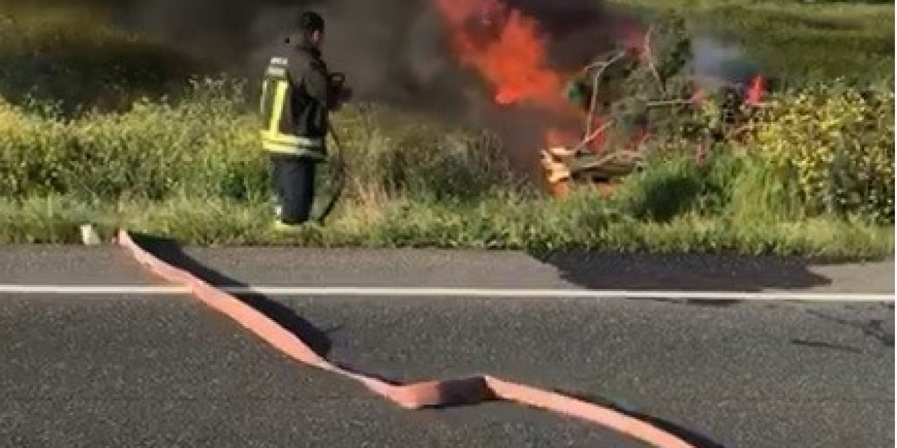 Kaza yapan araçta iki kişi yanmaktan son anda kurtuldu