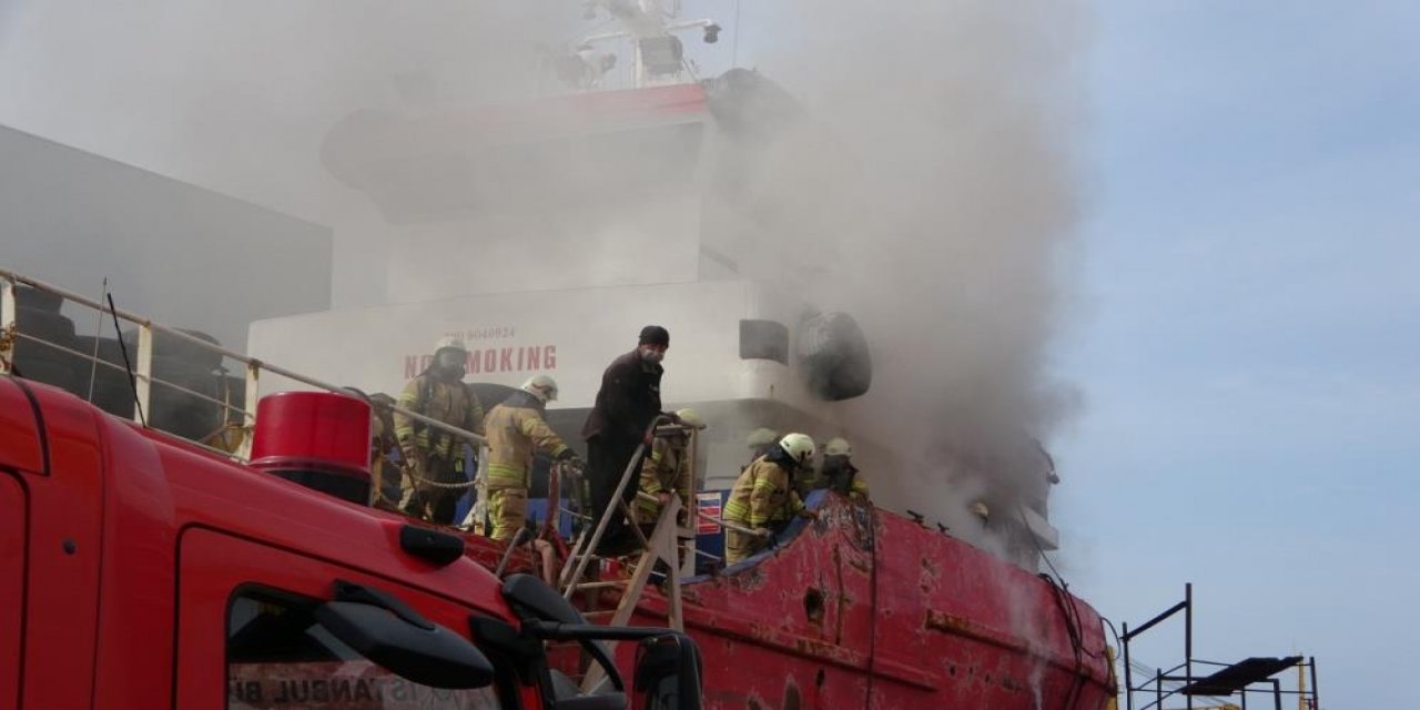 Bakımda olan yağ tankerinde yangın çıktı